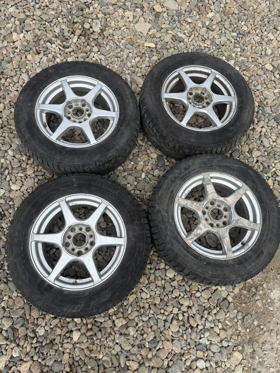R15 и 5,114,3 шины - Шины и диски (Запчасти) в Иркутск