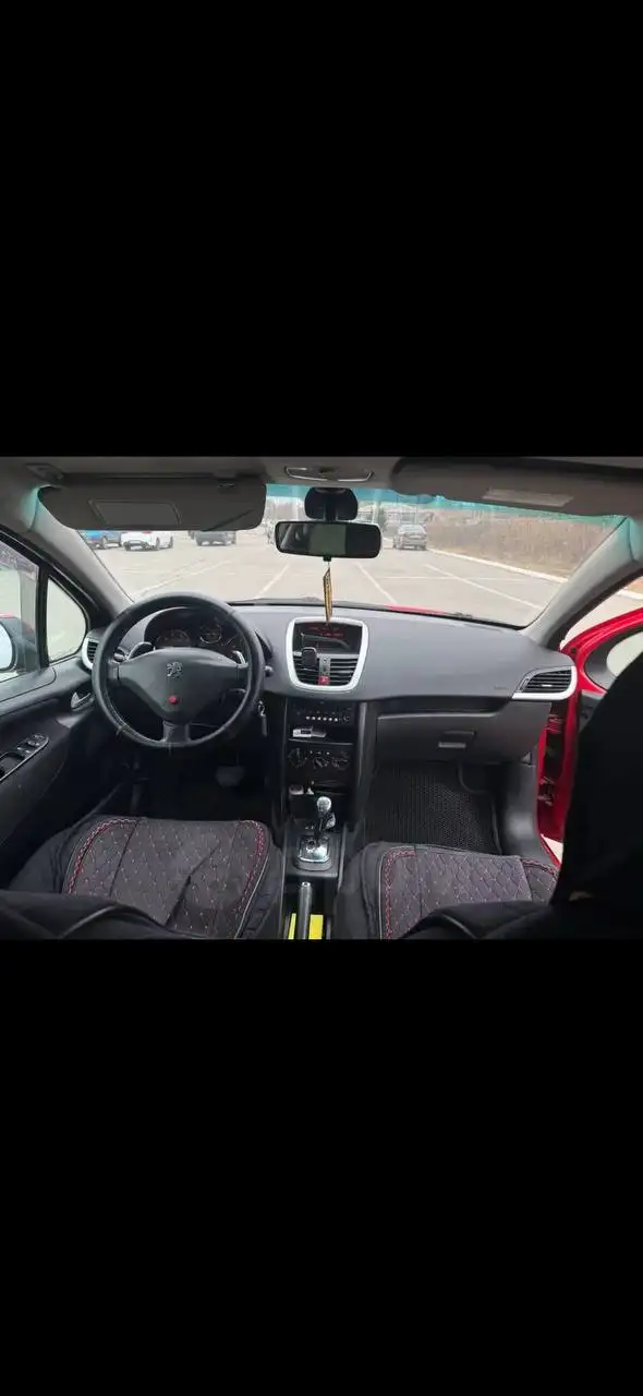 Peugeot 207 2009 года, 1.4 робот - Легковые автомобили (Авто) в Иркутск
