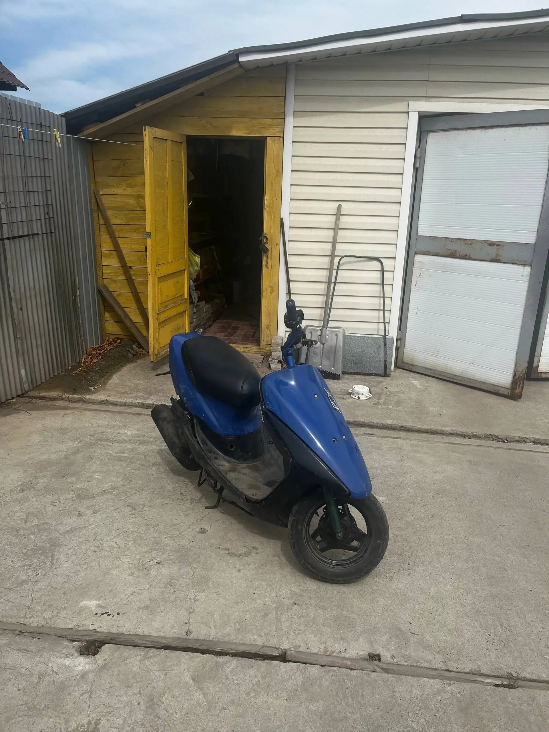 Honda Dio 35ZX в синем цвете (не на ходу, для дособора) - Мототехника (Авто) в Иркутск