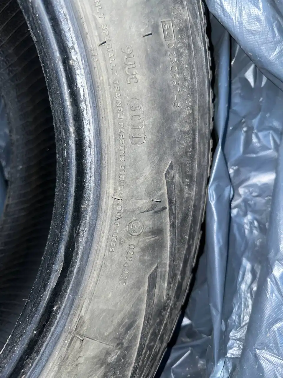 Шины 235/65 R17 на докат 1 сезон - Запчасти в Иркутск
