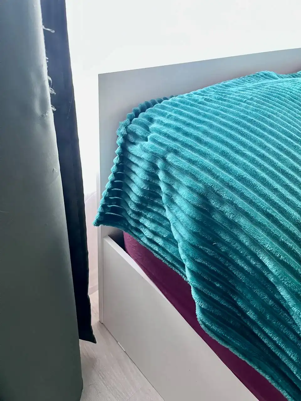 Кровать с двумя ящиками для белья