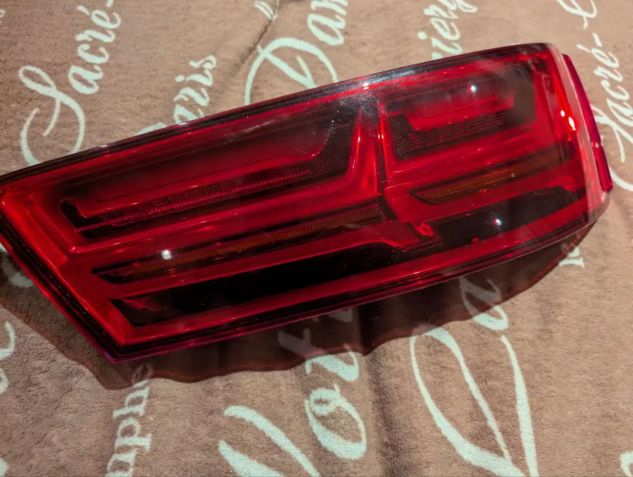 Фонари Audi Q7