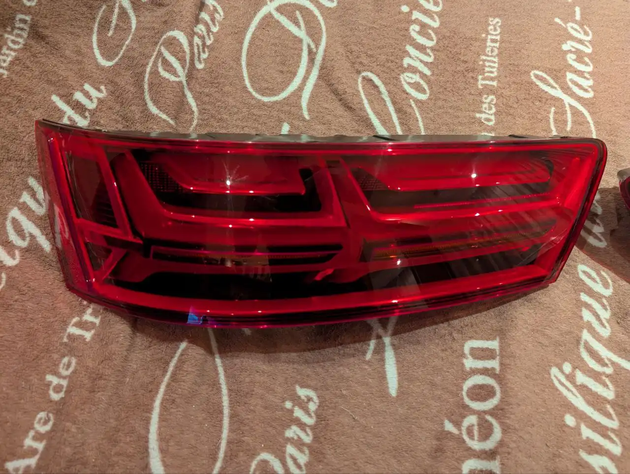 Фонари Audi Q7