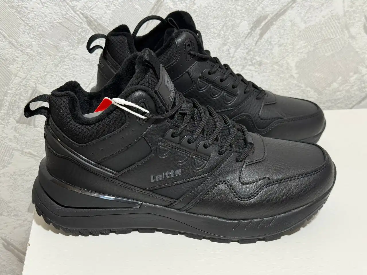 Новые утепленные кроссовки