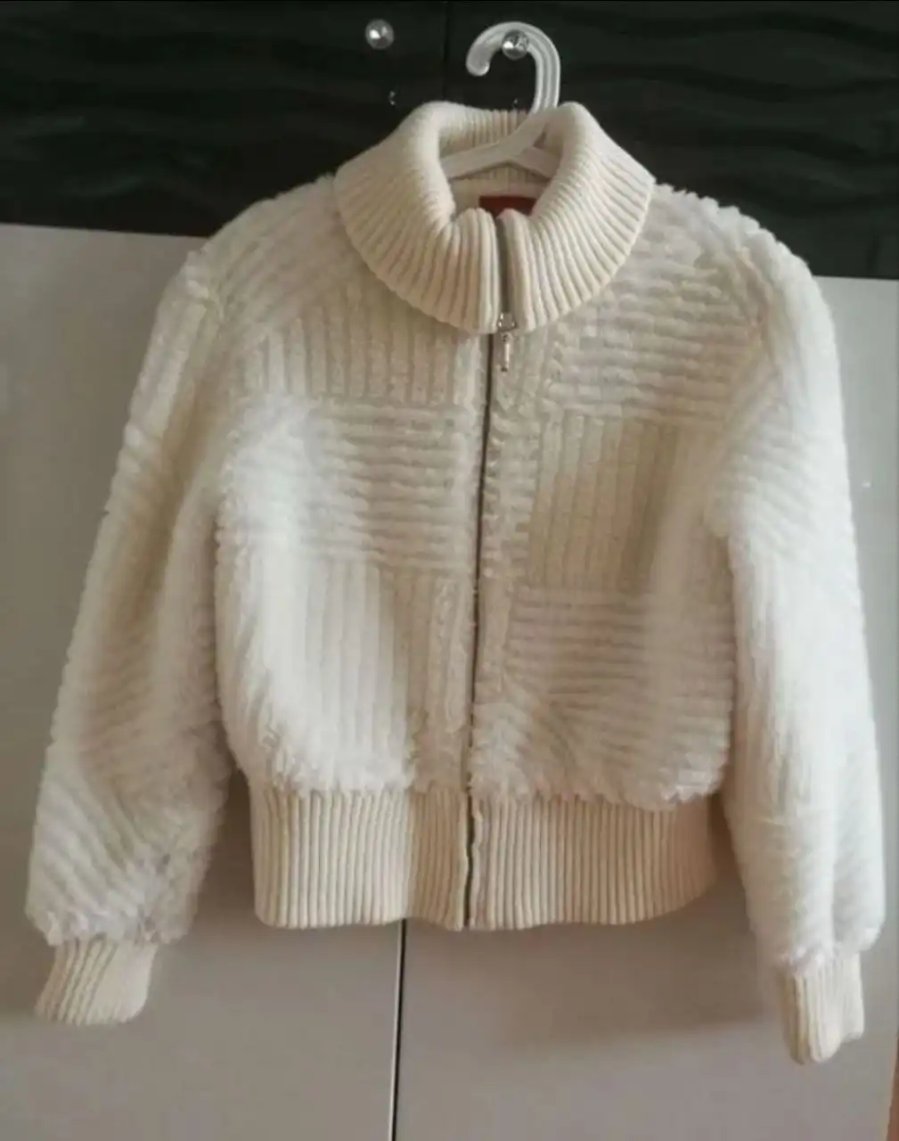 Женская шубка-куртка из искусственного меха