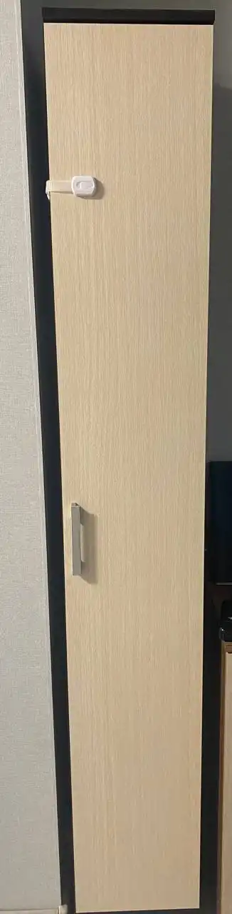 Шкаф-пенал в отличном состоянии