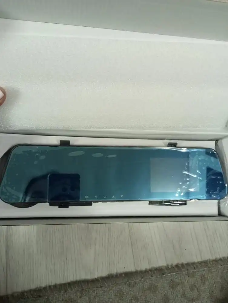 Новый видеорегистратор - зеркало с 2 камерами