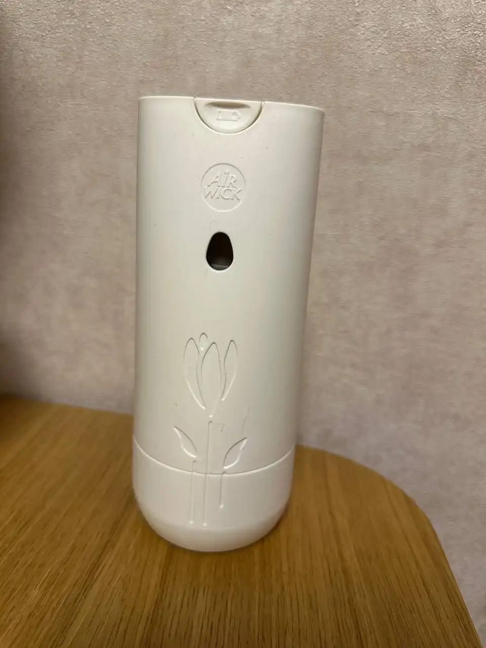 Автоматический освежитель воздуха Air Wick