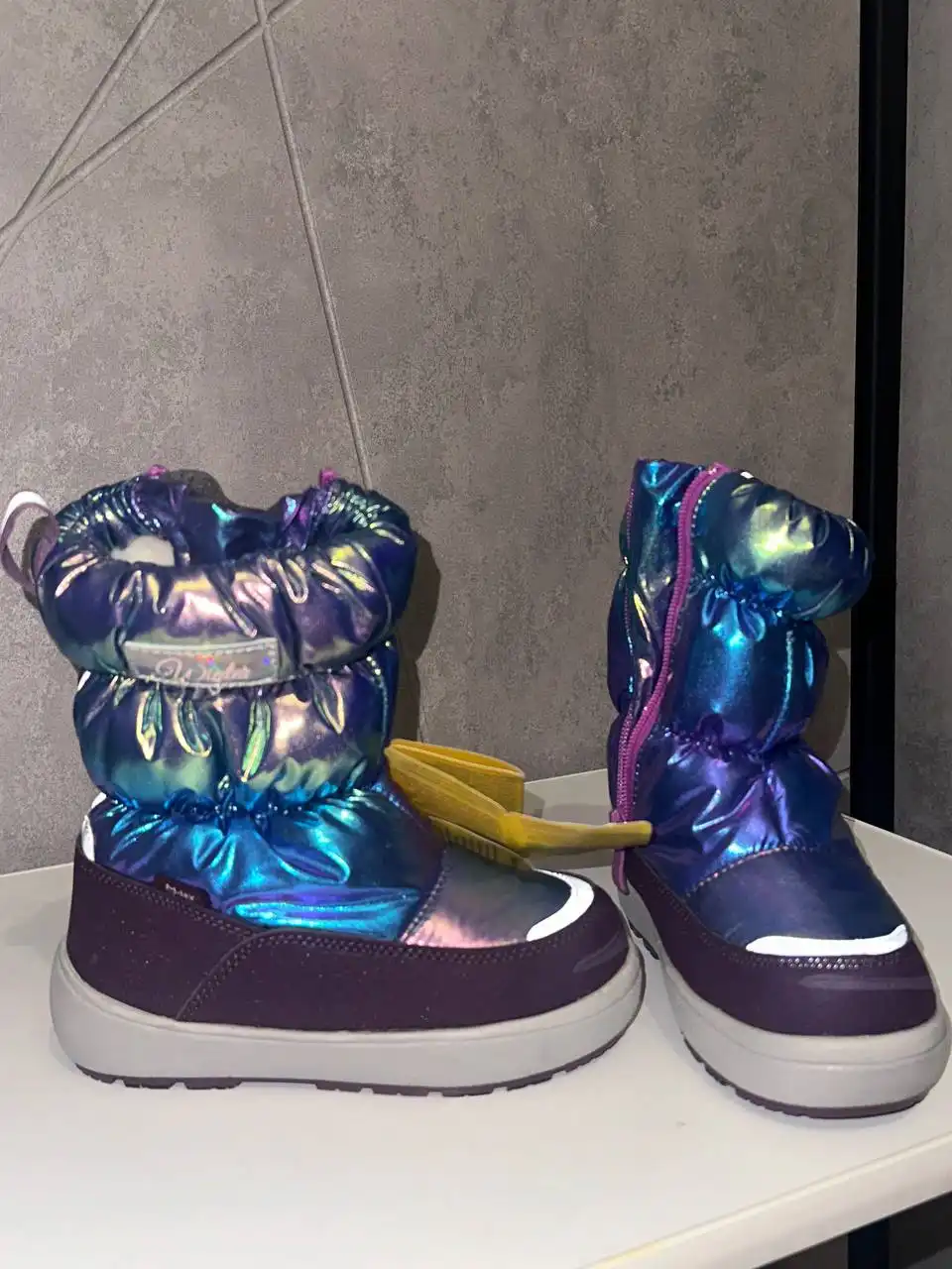 Новые зимние дутики для девочки