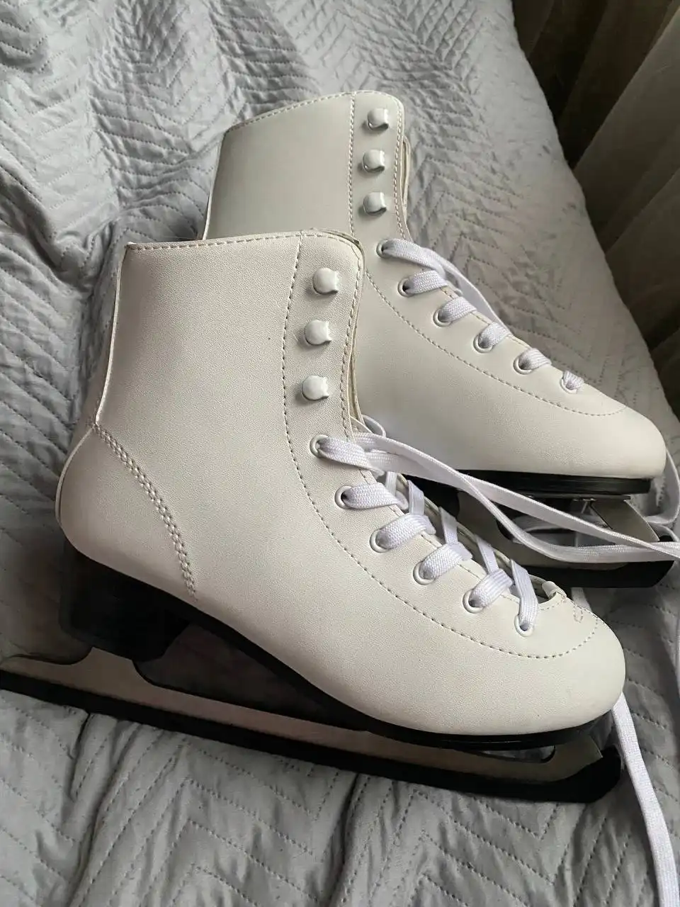 Женские коньки размер 38