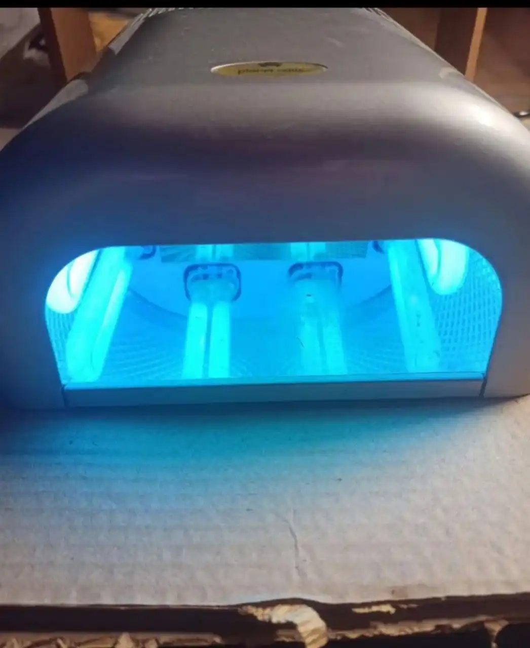 Лампа для ногтей