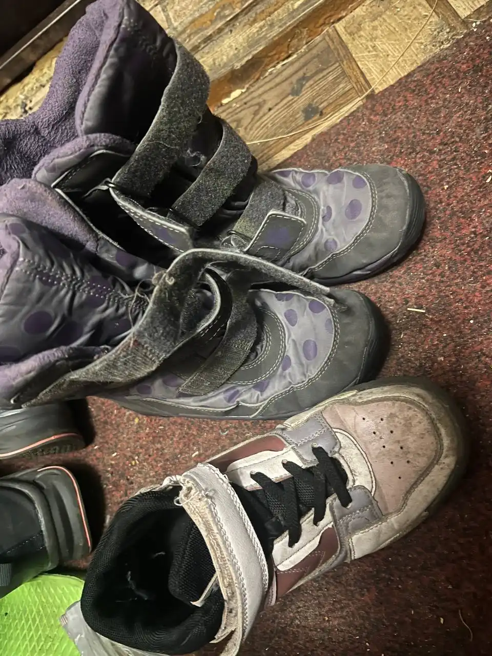 Отдам обувь Geox и кроссовки