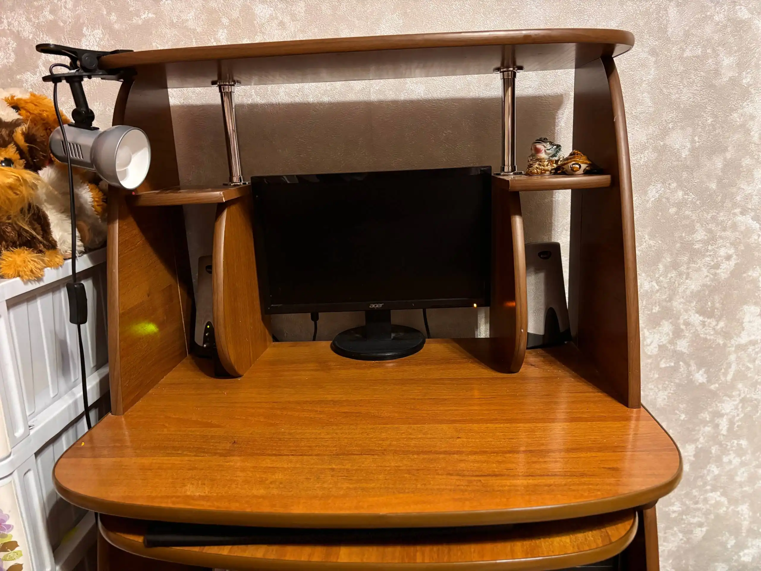 Стол компьютерный