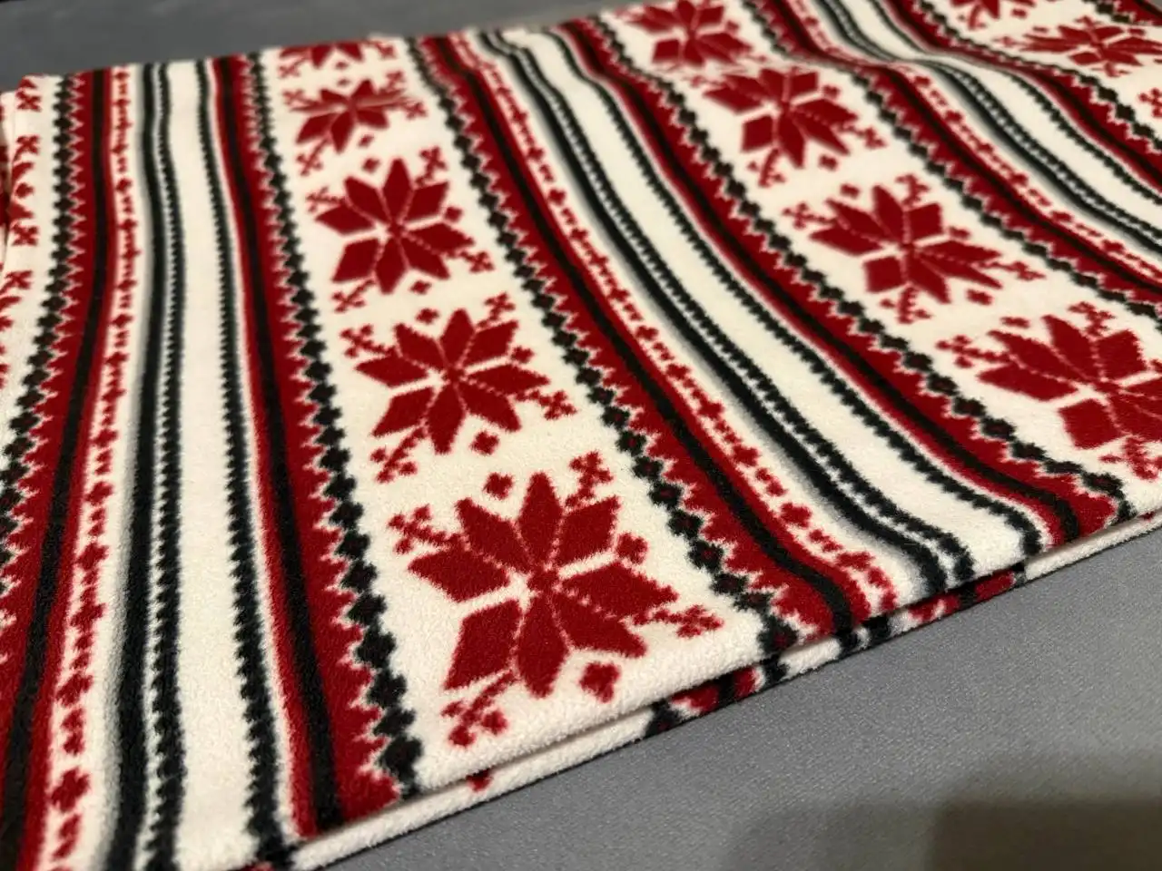 Плед флисовый с новогодним принтом