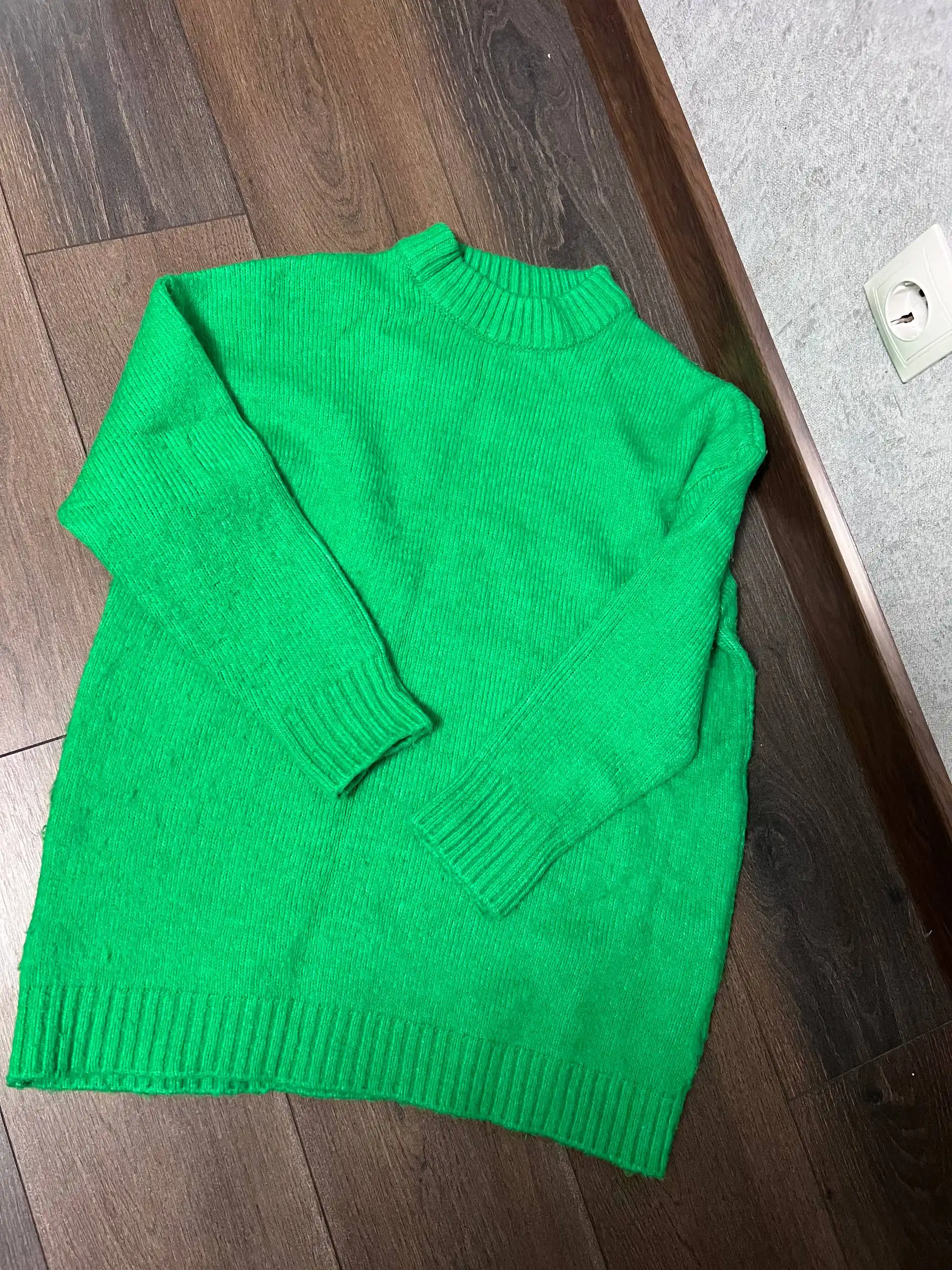 Свитер оверсайз New Yorker