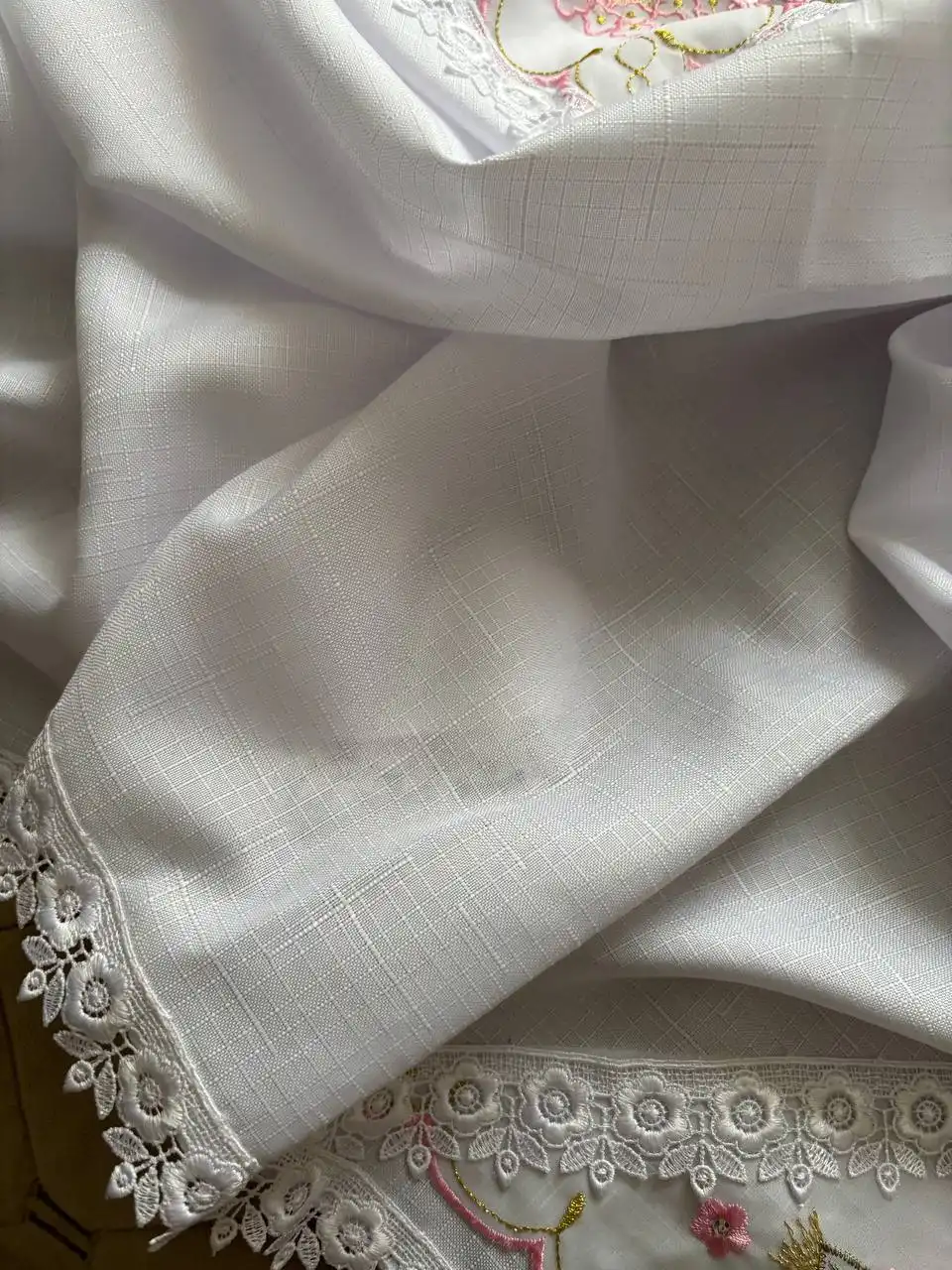 Продам новую скатерть размер 150/220