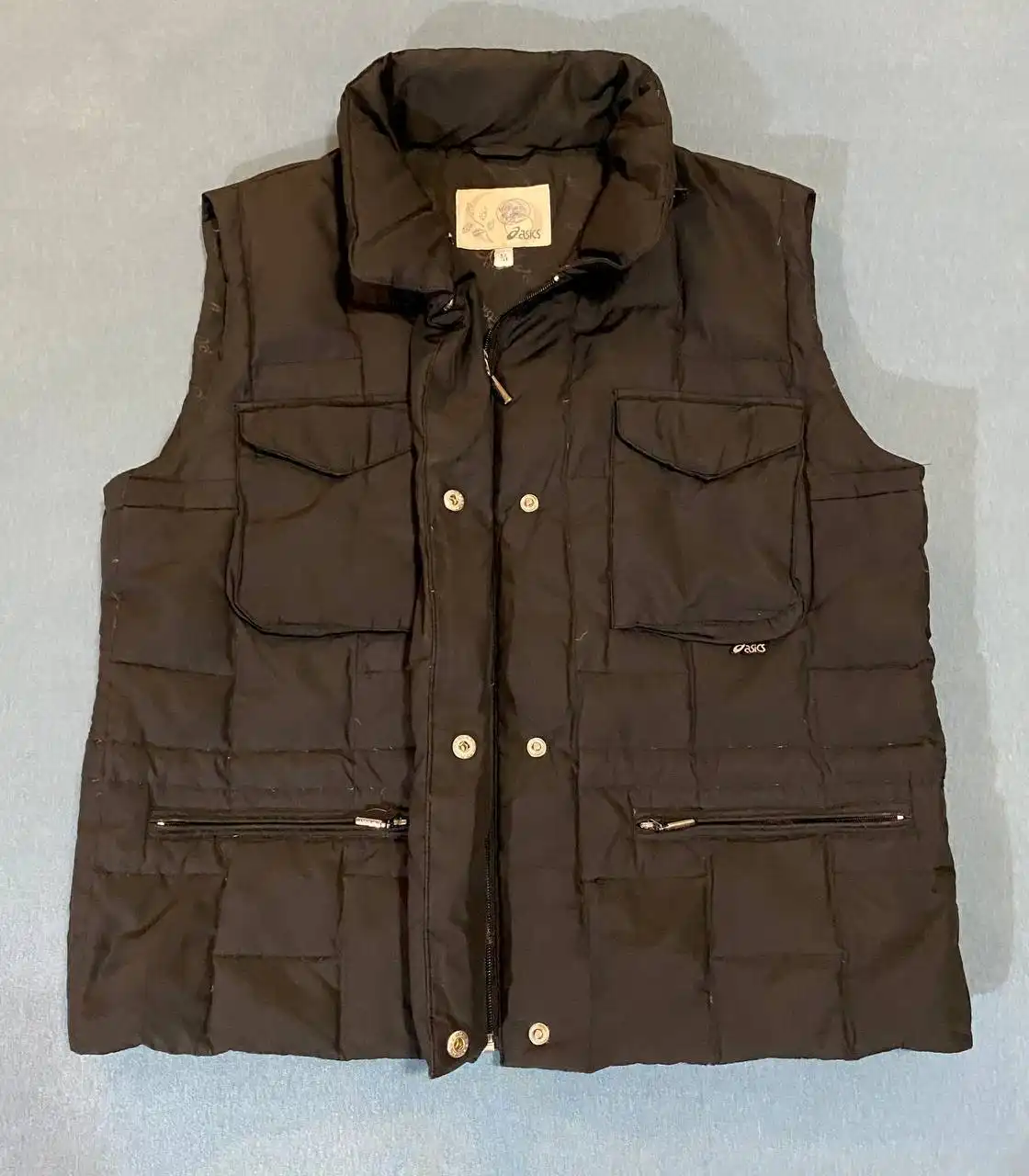 Стильный жилет Asics размер M