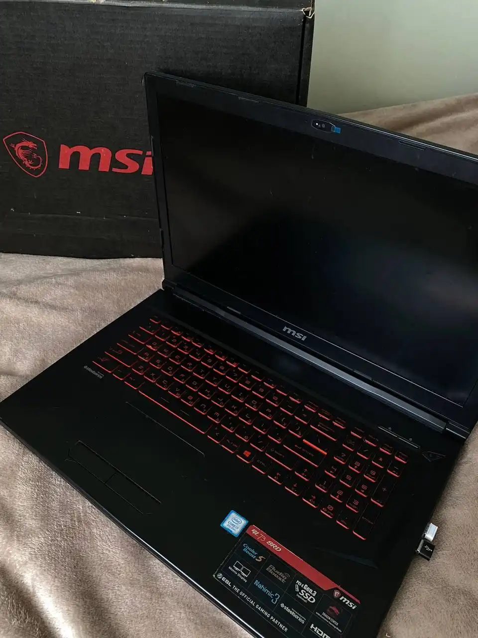 Продажа ноутбука MSI MS-17C6 с поврежденным зарядным проводом