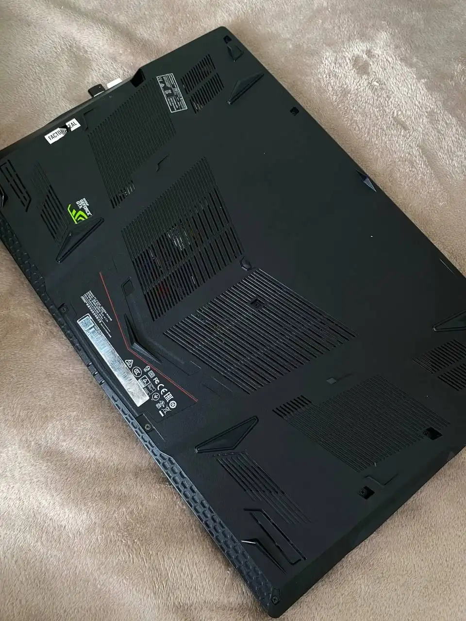 Продажа ноутбука MSI MS-17C6 с поврежденным зарядным проводом