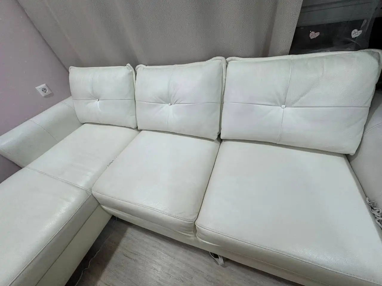 Кожаный угловой диван с матрасом