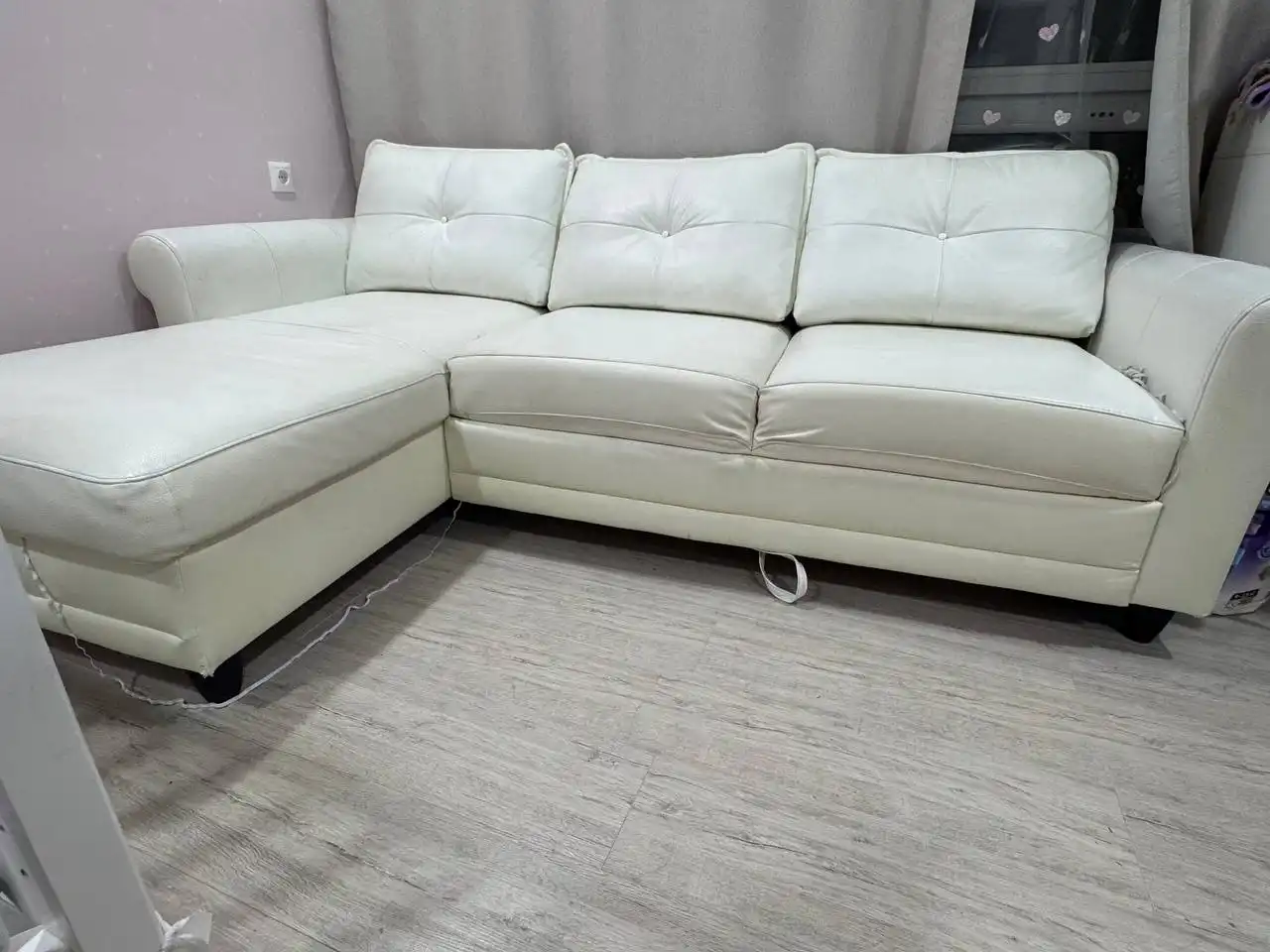 Кожаный угловой диван с матрасом