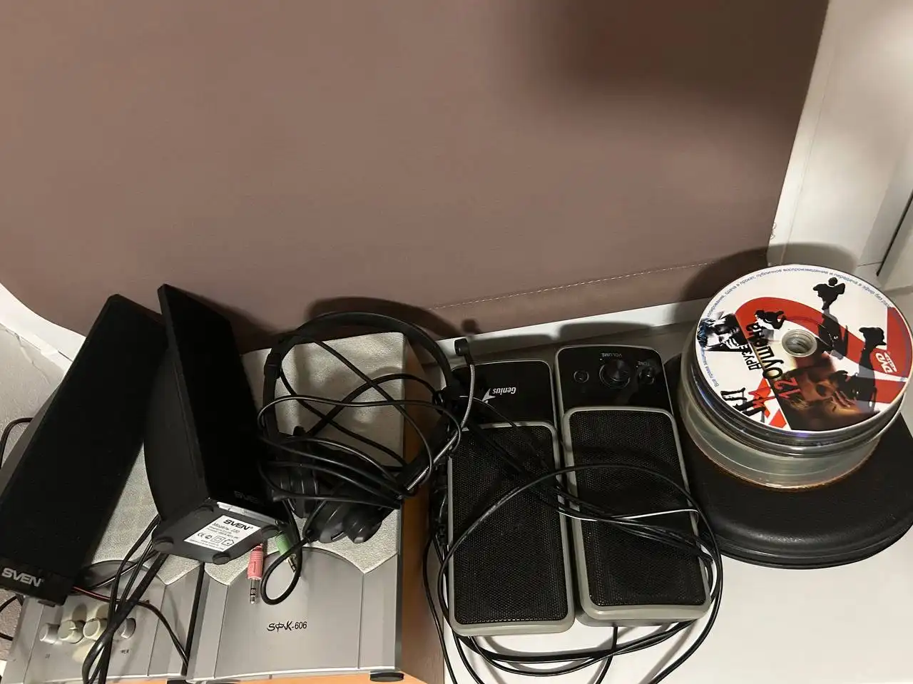 Отдам за шоколадку