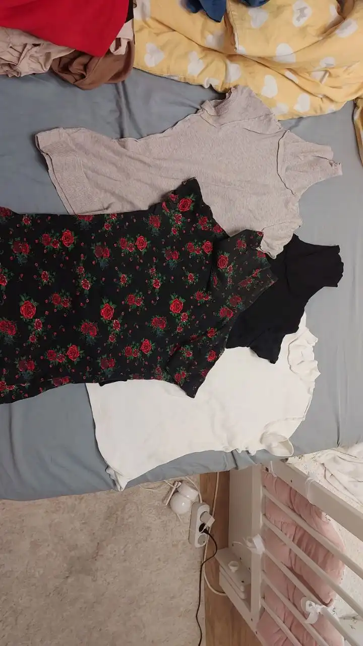 Одежда разная: джинсы, кофта, водолазки, блузка