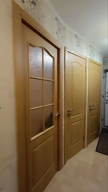 Межкомнатные двери б/у 5 штук с ручками и замками - частное объявление в Некрасовка