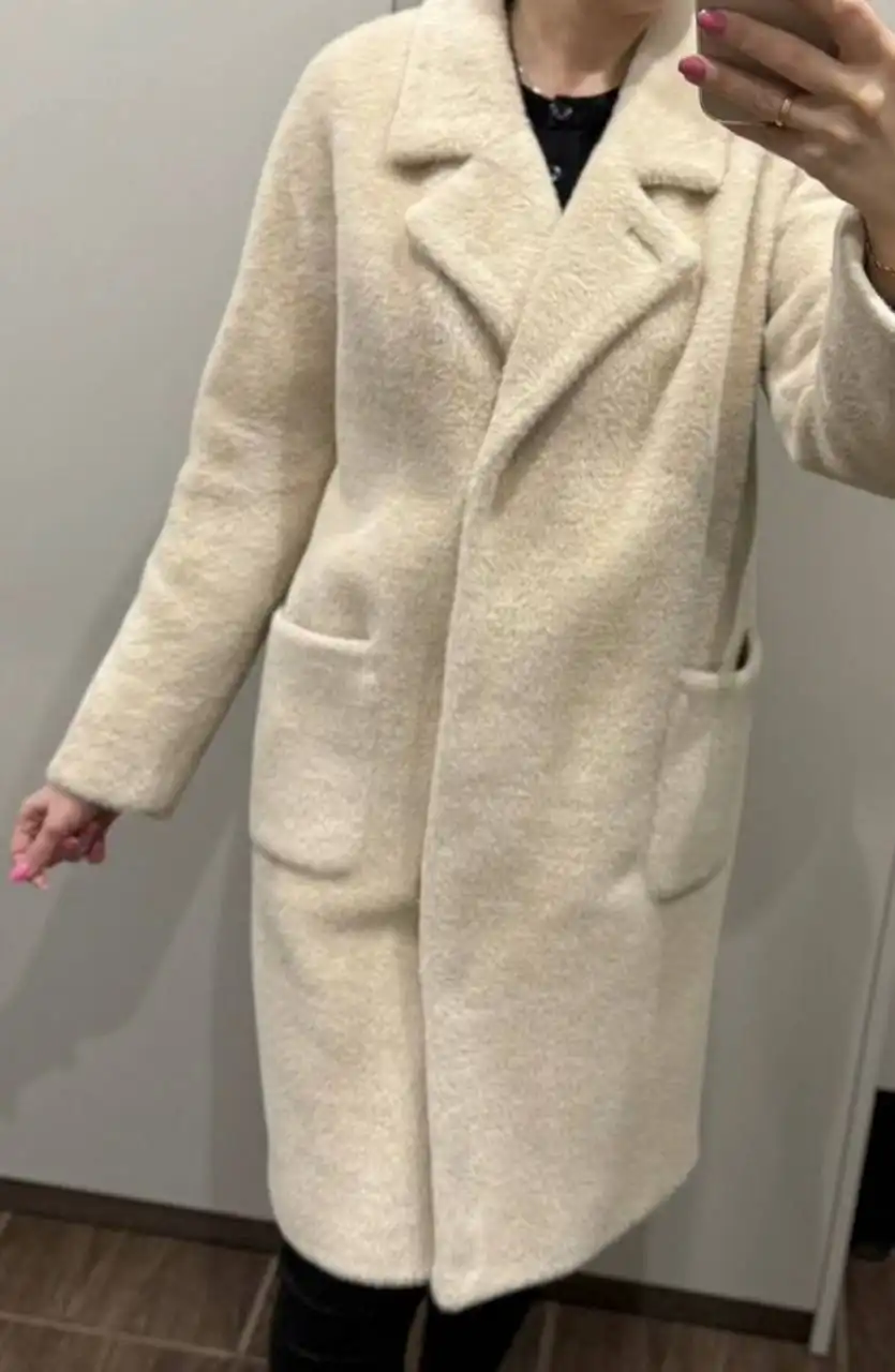 Женская бежевая шубка 44 размера