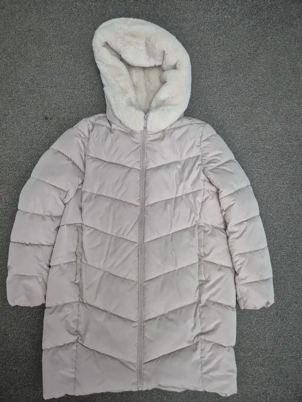 Продам зимнюю женскую куртку размер М