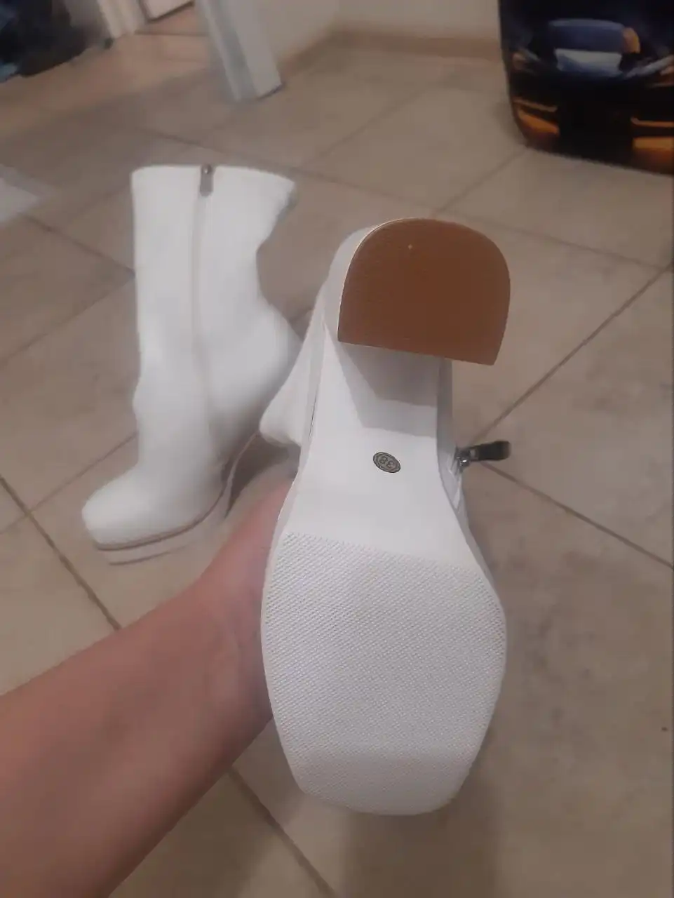 Новые сапоги 38 размер