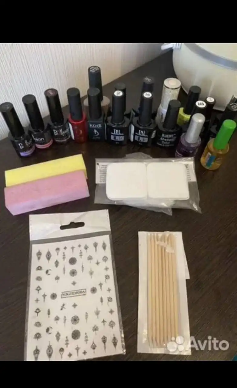 База и цветные гель-лаки бренда Коди