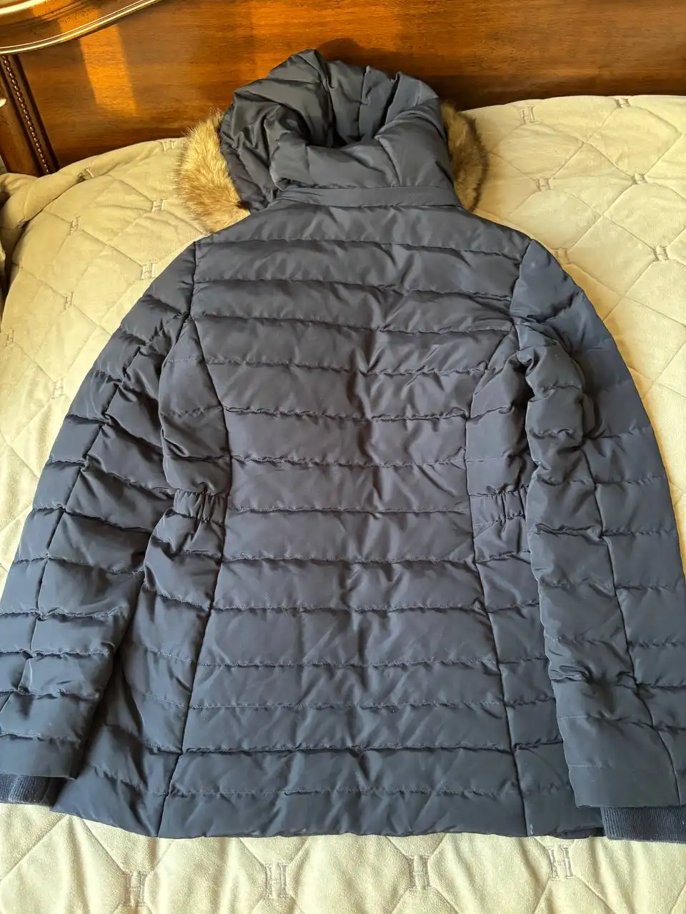 Продам новый зимний пуховик Tommy Hilfiger