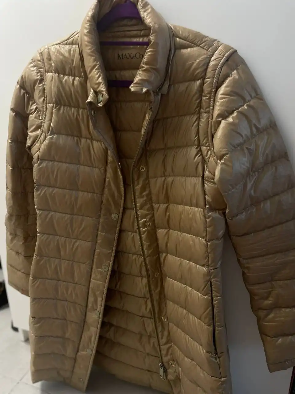 Куртка весенняя размер 44 с отстегивающимися рукавами и капюшоном