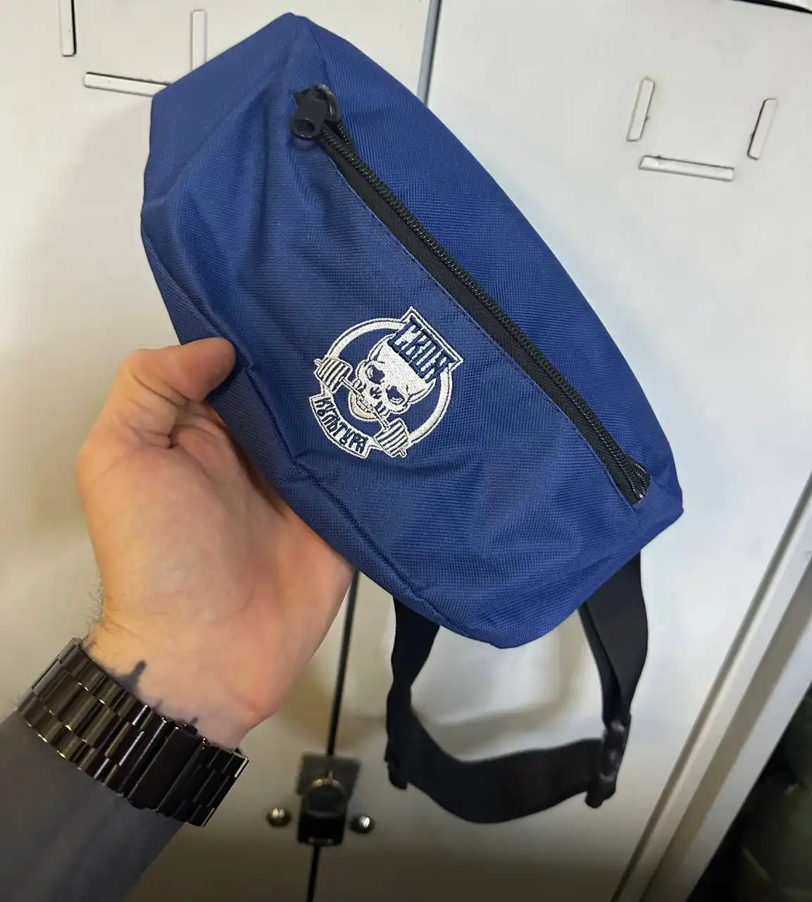 Ветровка и бейсболки разных брендов - Одежда и аксессуары (Барахолка) в Люберцы