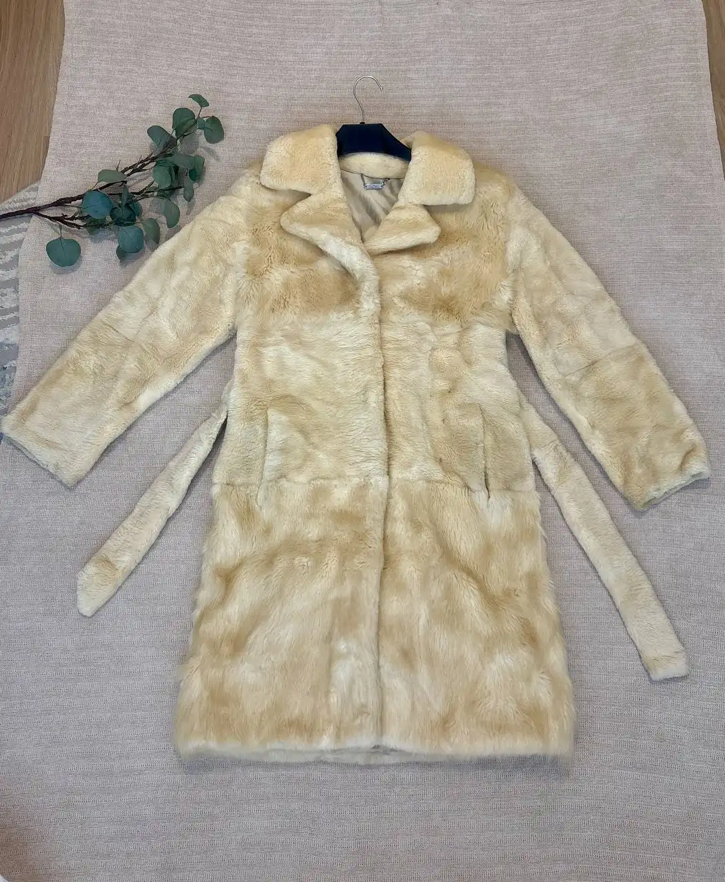 Женская шуба из бобра светлая 42-44 размер - Верхняя одежда (Одежда) в Люберцы