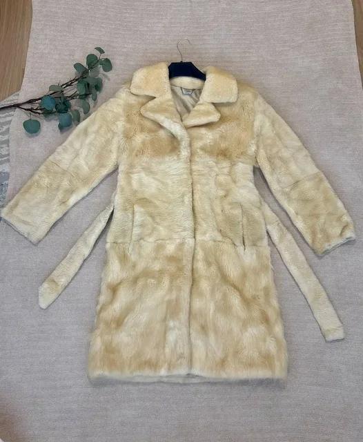 Женская шуба из бобра светлая 42-44 размер - Одежда в Люберцы