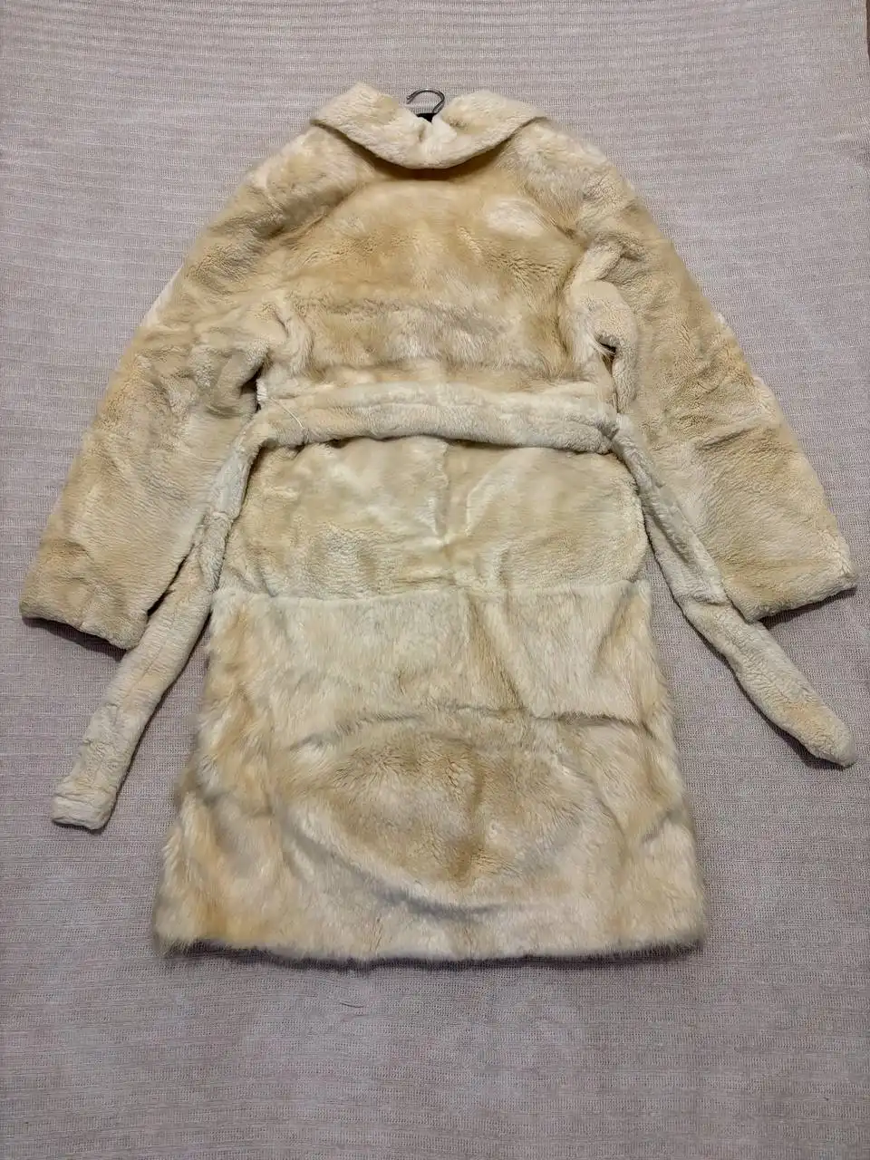 Женская шуба из бобра светлая 42-44 размер - Верхняя одежда (Одежда) в Люберцы