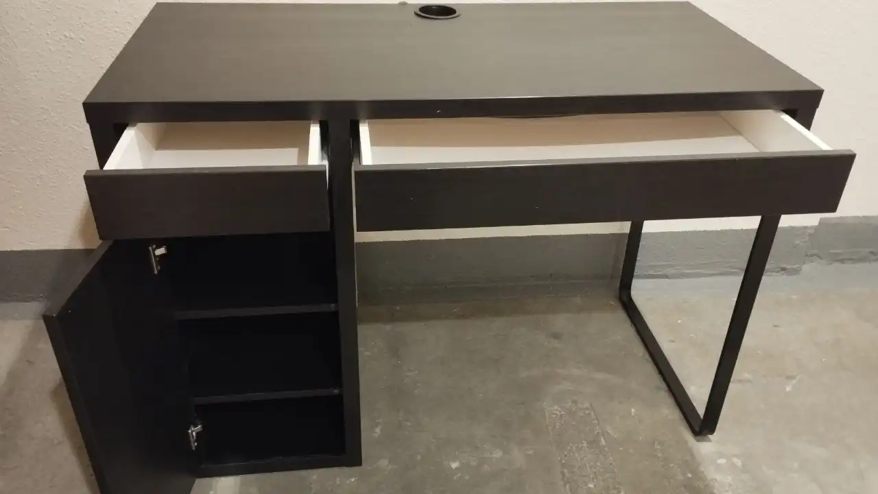 Письменный стол ИКЕЯ в хорошем состоянии - Мебель (Барахолка) в Некрасовка