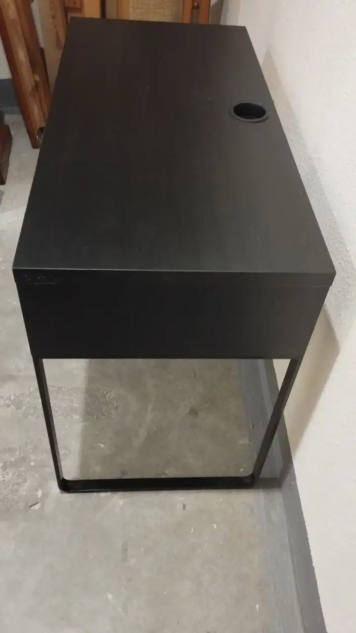 Письменный стол ИКЕЯ в хорошем состоянии - Мебель (Барахолка) в Некрасовка