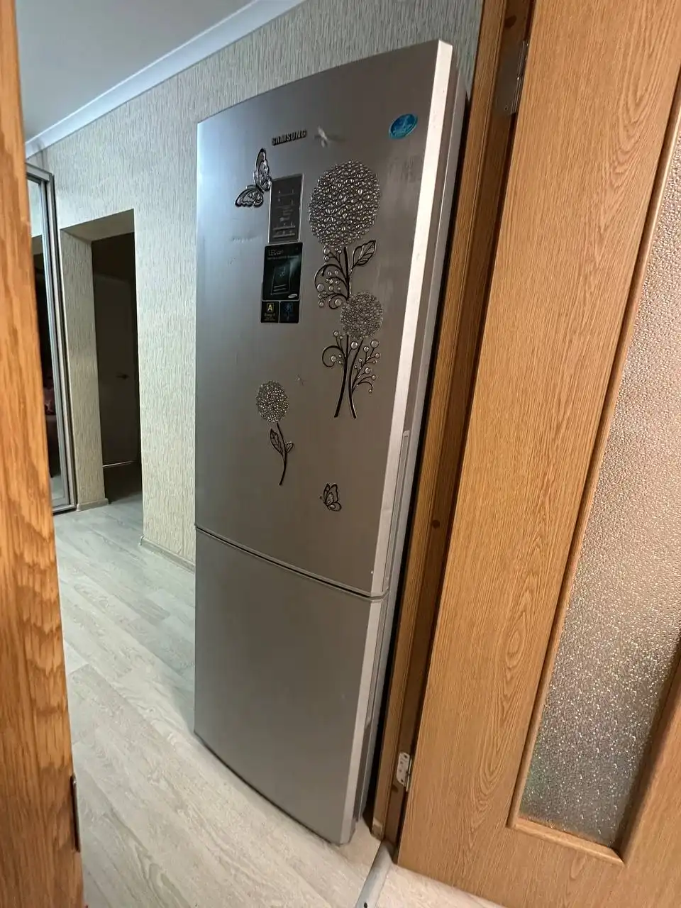 Холодильник с неработающим дисплеем - Барахолка в Некрасовка