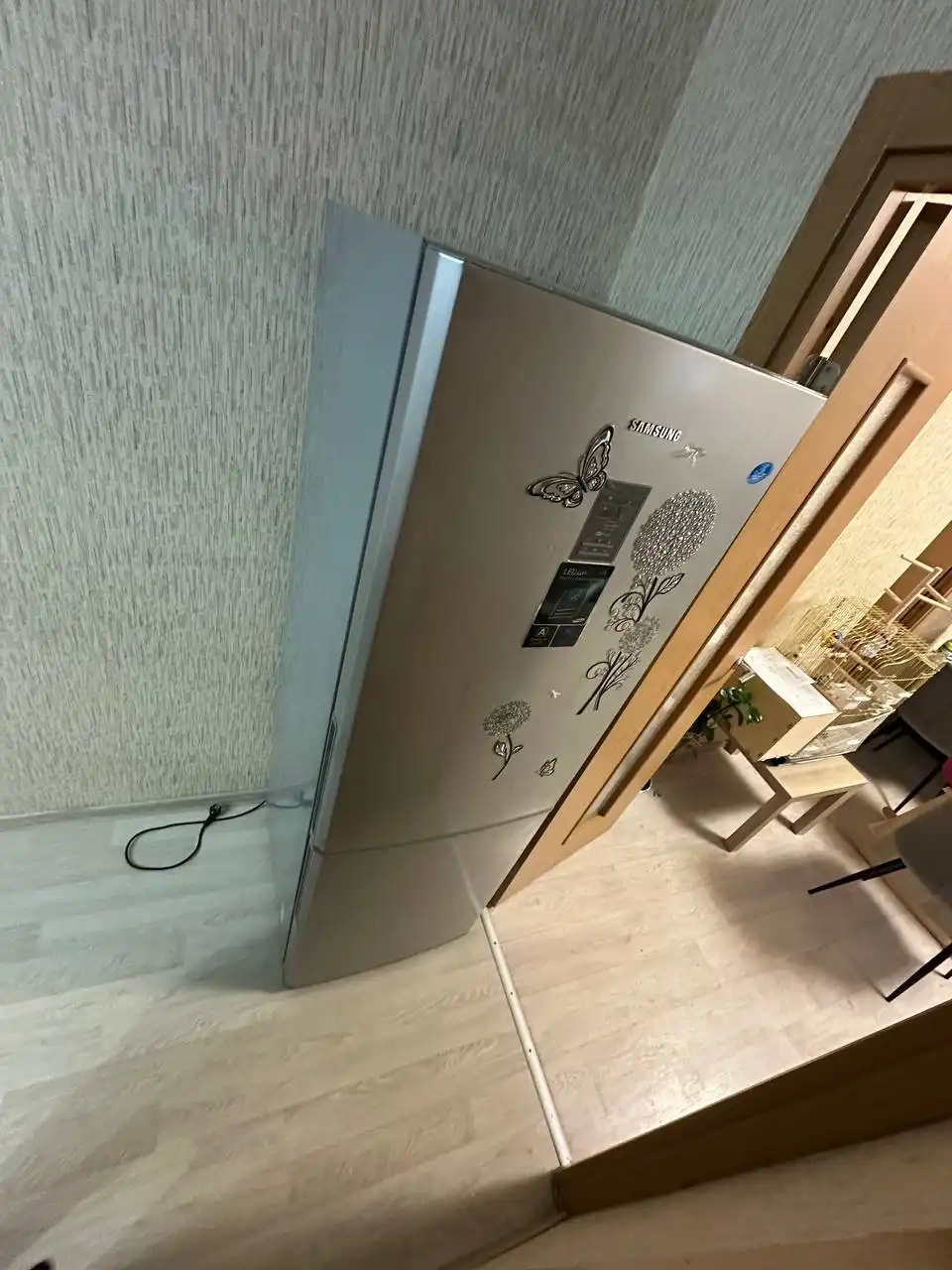 Холодильник с неработающим дисплеем - Барахолка в Некрасовка