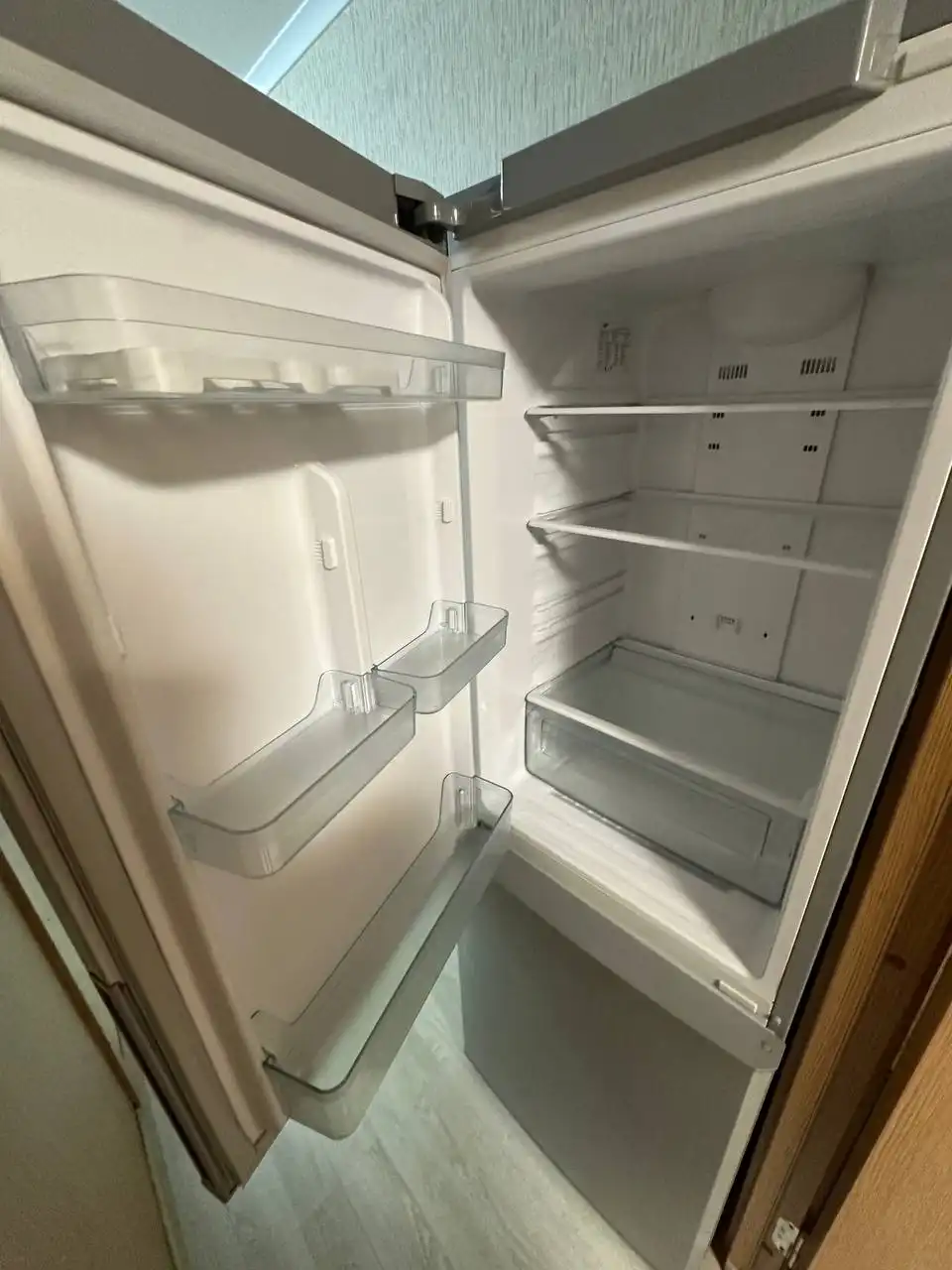 Холодильник с неработающим дисплеем - Барахолка в Некрасовка
