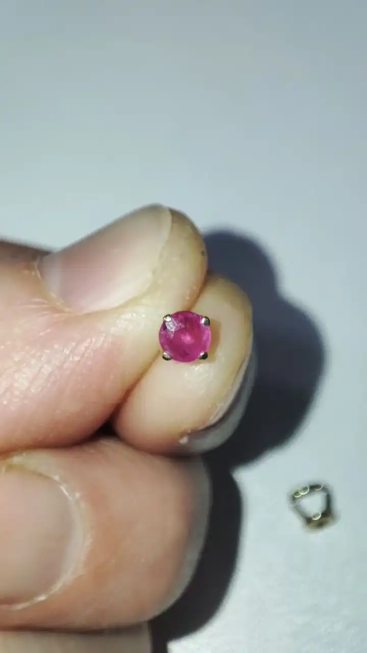 Кольцо с рубином в жёлтом золоте 585 пробы - Ювелирные изделия (Барахолка) в Люберцы