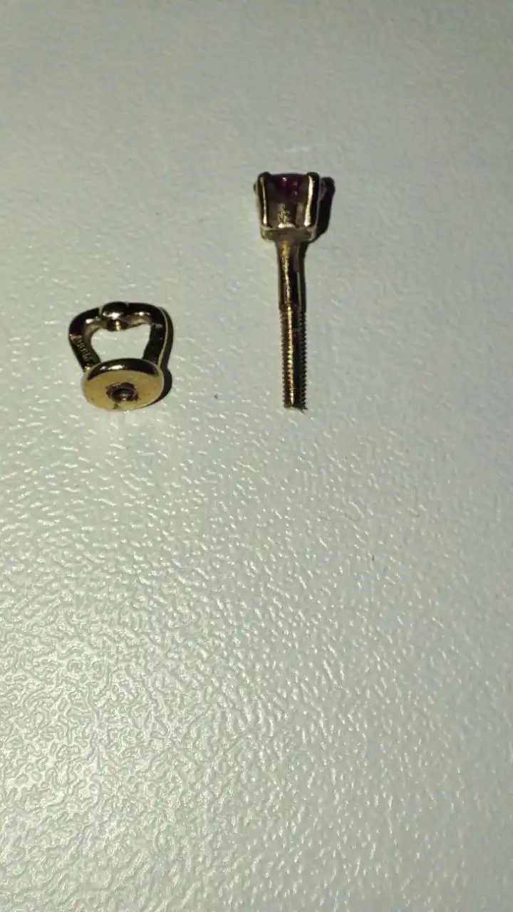 Кольцо с рубином в жёлтом золоте 585 пробы - Ювелирные изделия (Барахолка) в Люберцы