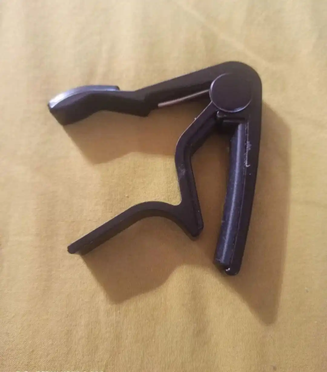 Каподастр для классической гитары - Музыкальные инструменты и аксессуары (Хобби и отдых) в Люберцы