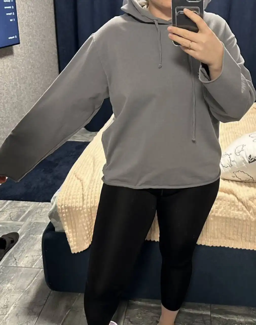 Кофта женская размер L новая без следов носки - Женская одежда (Одежда) в Некрасовка