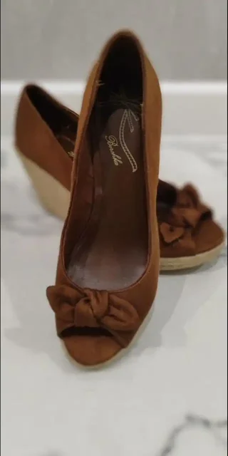 Обувь размер 37, одевалась 1 раз - частное объявление в Некрасовка