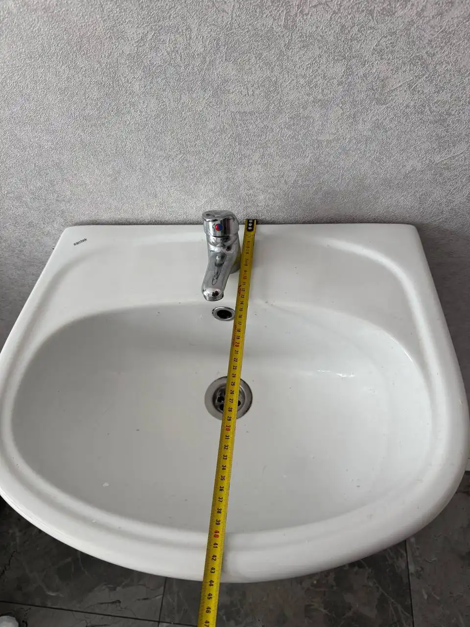 Раковина с пьедесталом, смесителем и сифоном - Сантехника (Для дома и дачи) в Люберцы