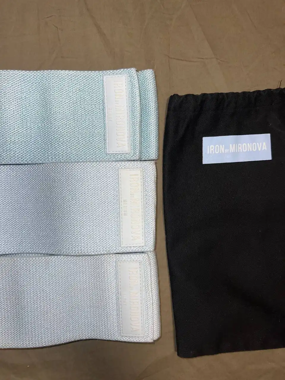 Спортивные резинки, книги и пледы - Барахолка в Люберцы